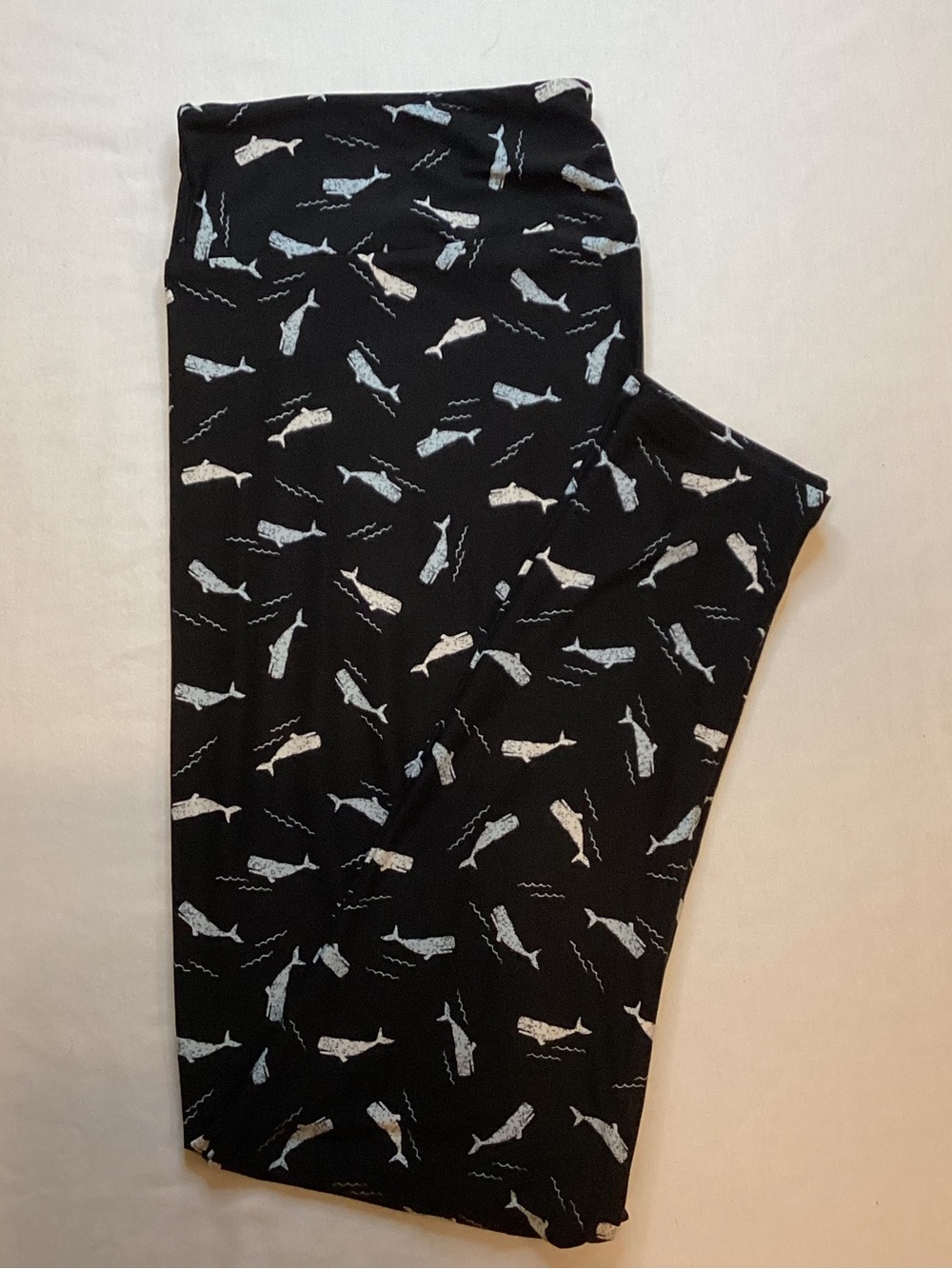 LuLaRoe Black Whale Pattern Leggings